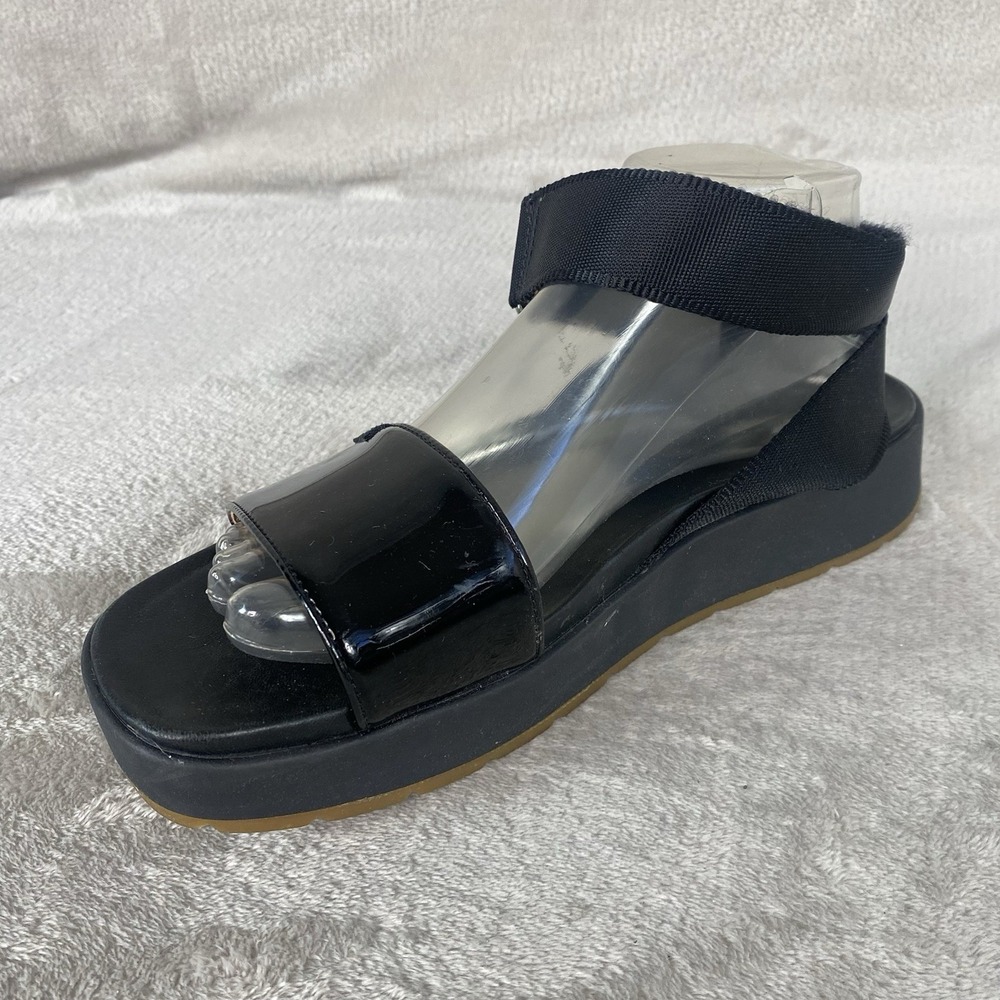 UGG Lennox Strappy Flat Sandals Womens Size 10 Black Patent Leather NEW - Picture 4 of 11